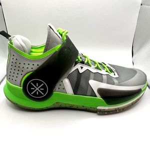 Men’s size 12 LI-NING Fission Series Wade